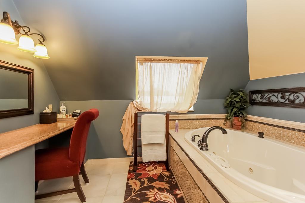 Kalamazoo House Bed & Breakfast Room photo