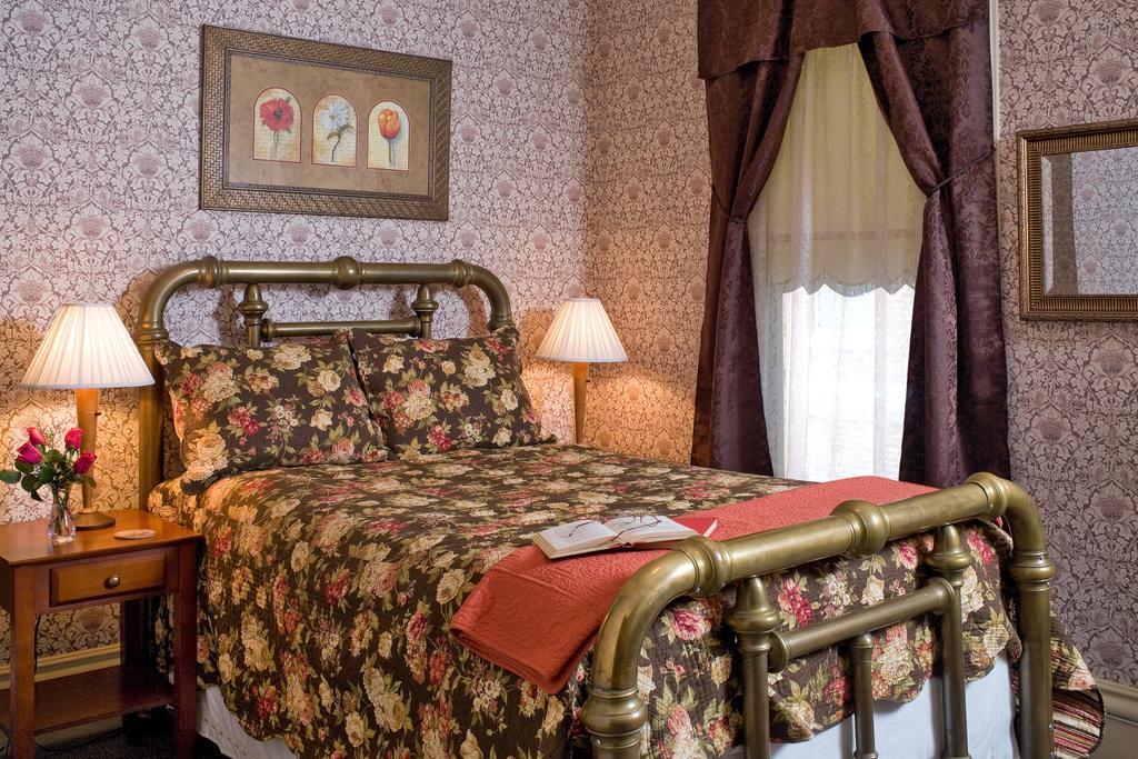 Kalamazoo House Bed & Breakfast Room photo